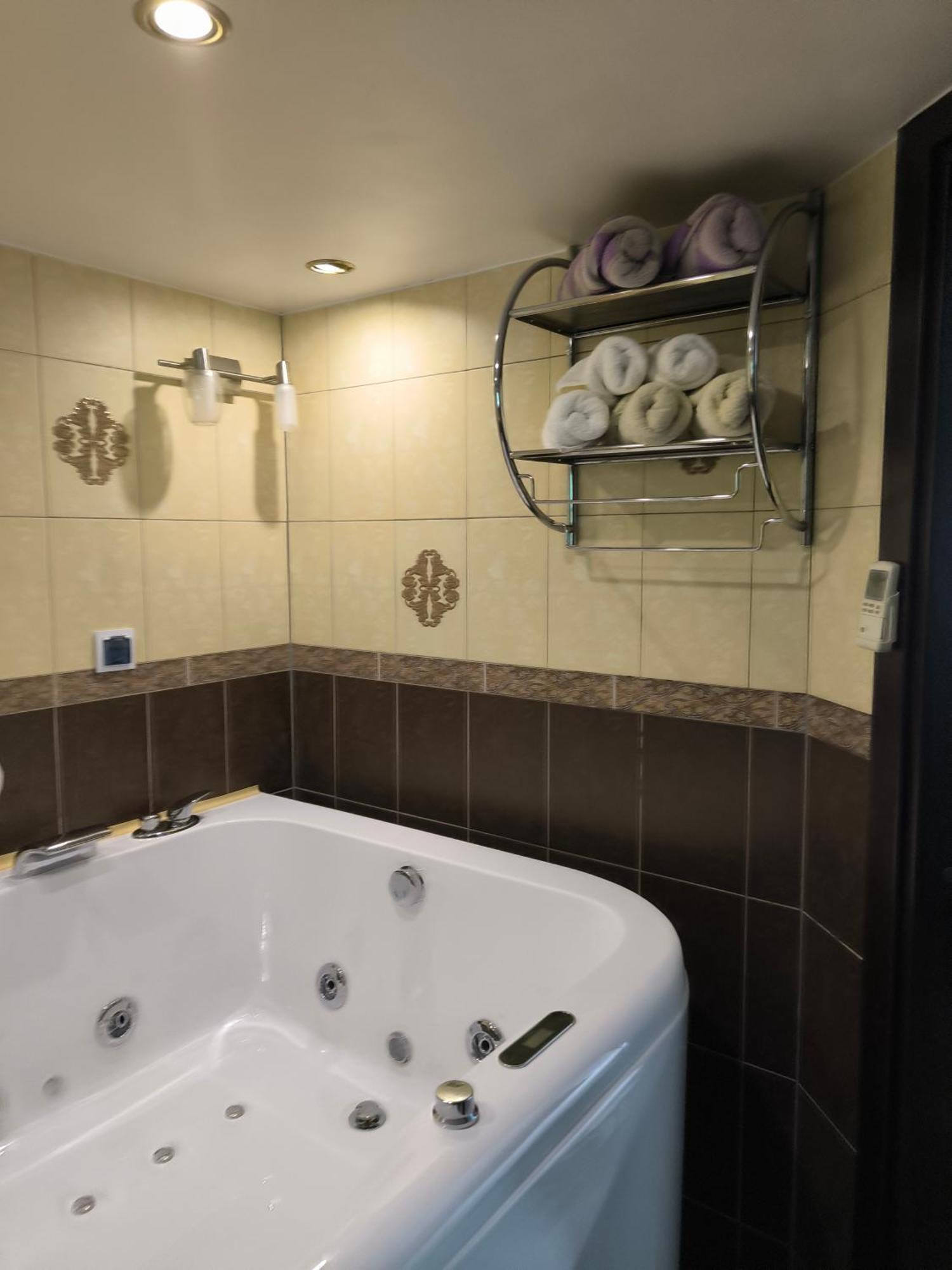 Old Wine House Apartment ไคลเพดา ภายนอก รูปภาพ